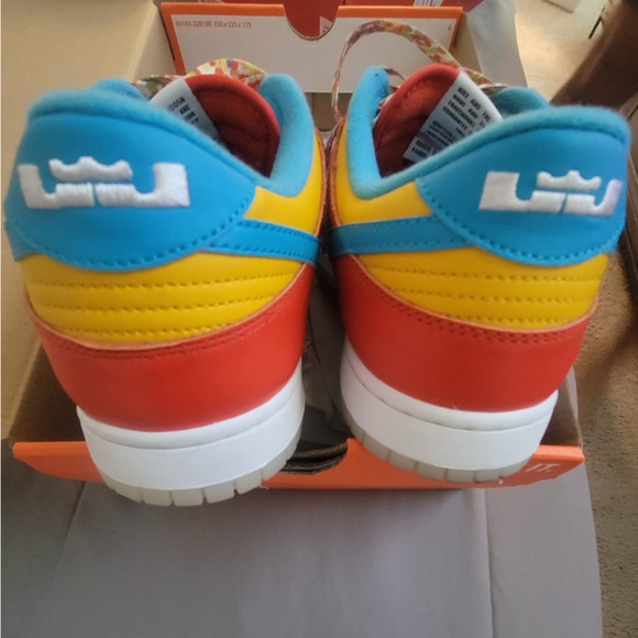 Nike Dunk Low QS LeBron James X Fruity Pebbles - Picture 4 of 7